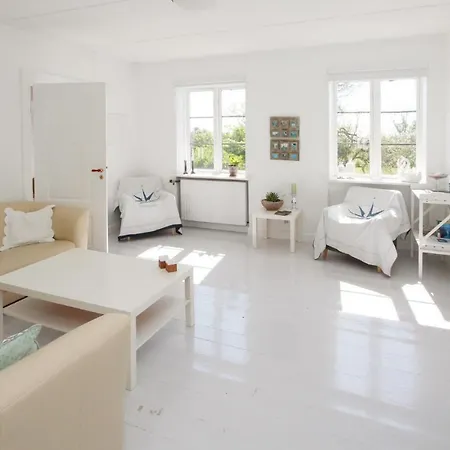 Stunning In Sams With 2 Bedrooms *
